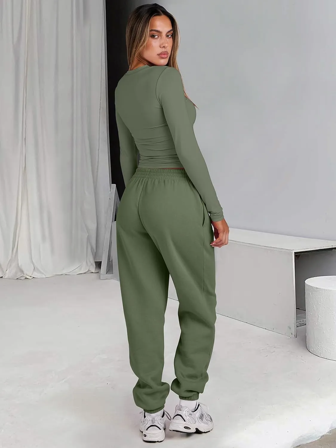 ANRABESS Womens 2 Piece Sweatsuits Long Sleeve Tight Shirt Tops Joggers Fleece Sweatpants Sets 2024 Fall Sweat Lounge Outfits