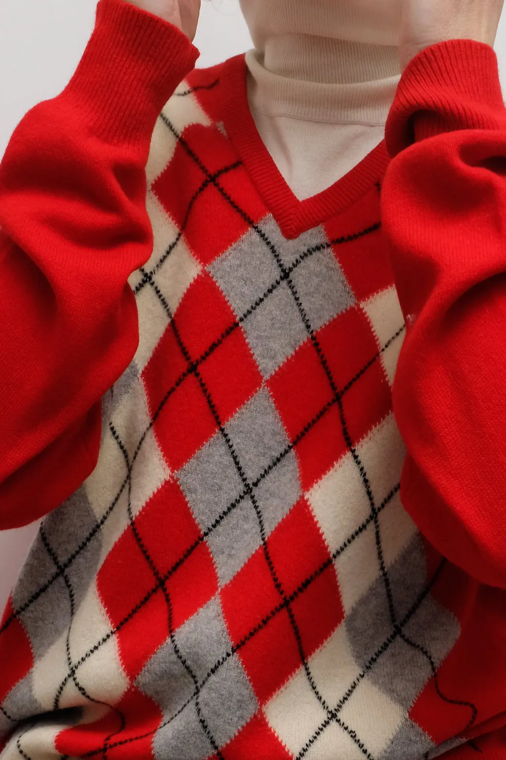 PURE WOOL ARGYLE RED VINTAGE V-KNIT