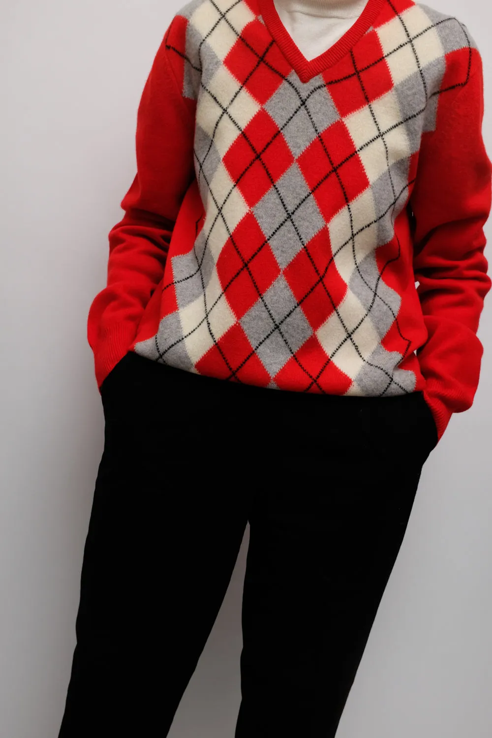 PURE WOOL ARGYLE RED VINTAGE V-KNIT